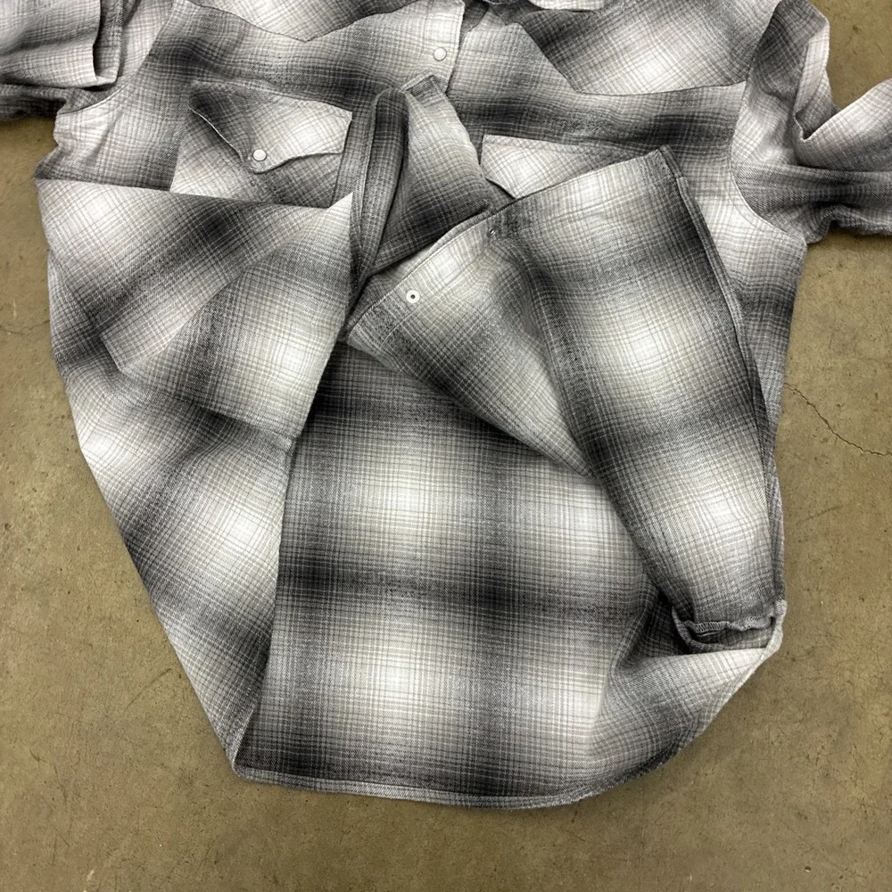 Levis Men's Shadow Plaid Check Flannel Western Shirt - Size M (relaxed fit)